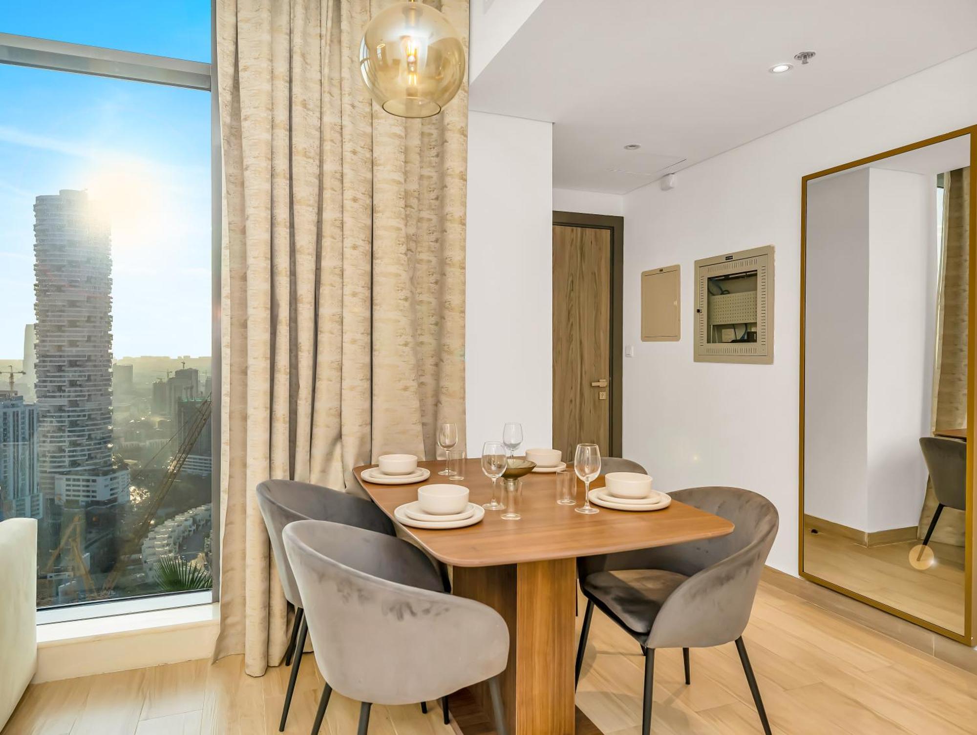 Апартаменты 1 Bedroom Five Jvc View