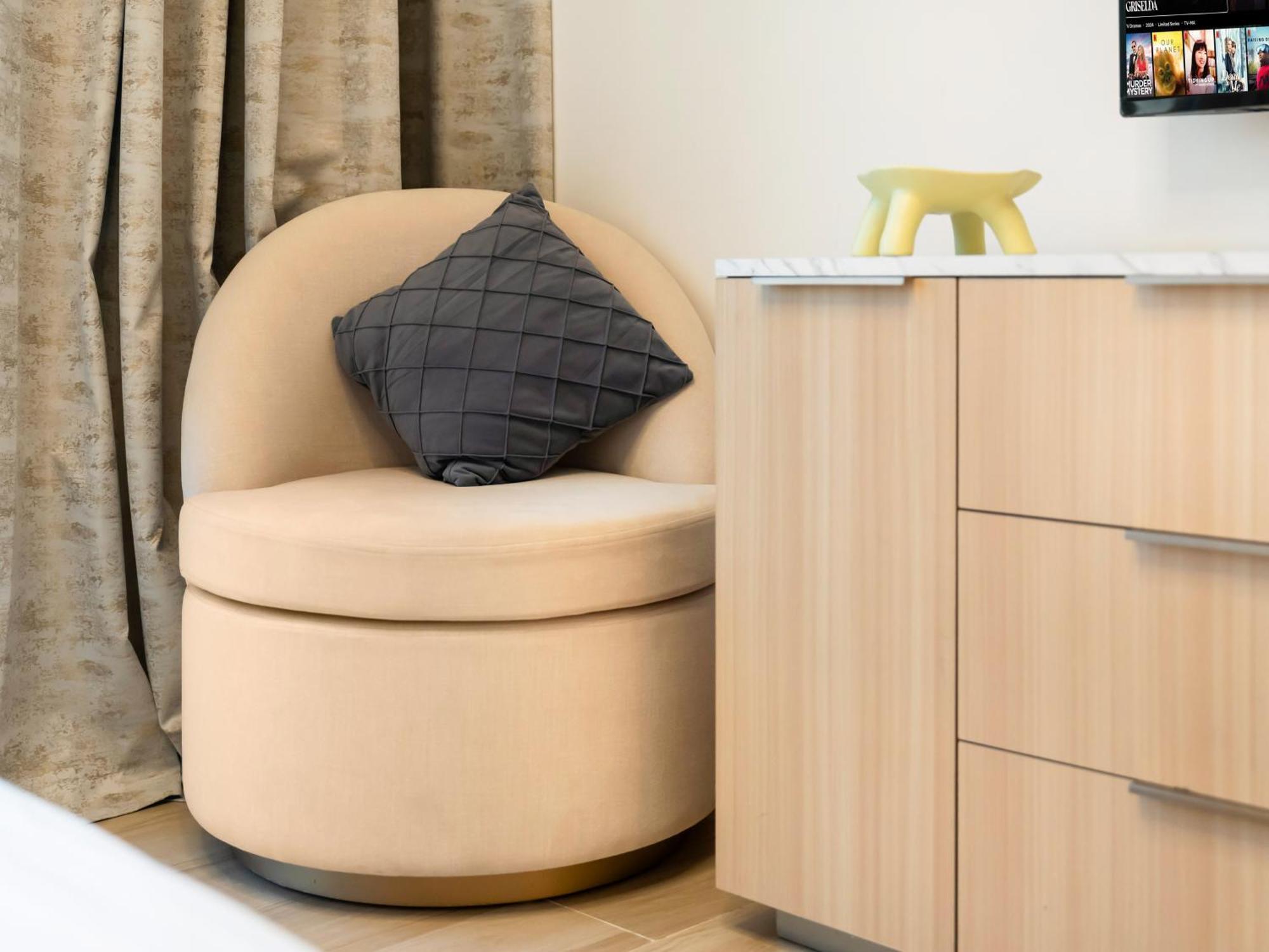 1 Bedroom Five Jvc View Апартаменты